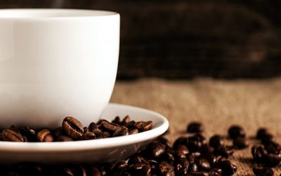 Cafeïne en hoe een oppeppende koffie je uiteindelijk vermoeider maakt